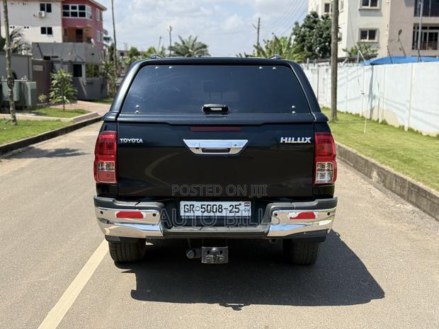 Toyota Hilux SR5+ 4x4 2019 Black