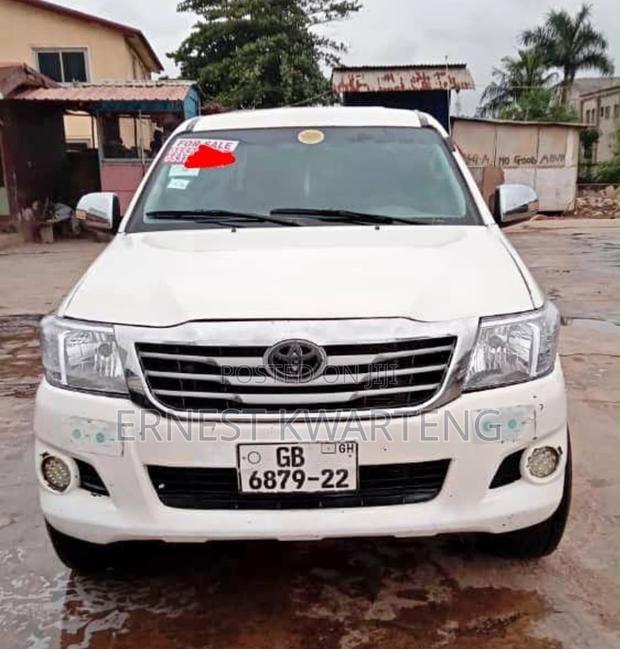 Toyota Hilux 2014 White