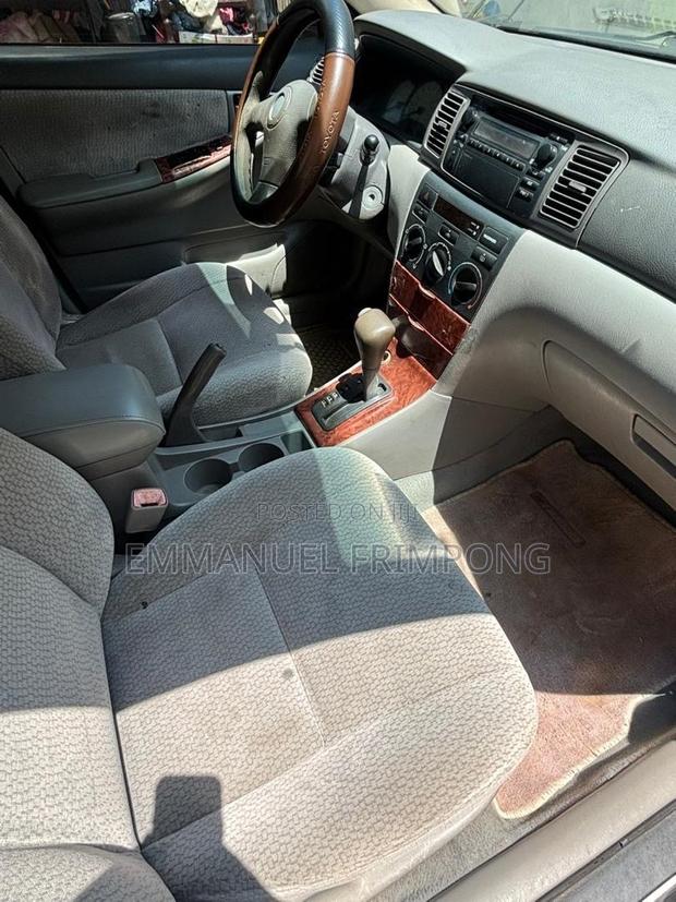 Toyota Corolla 2004 Silver