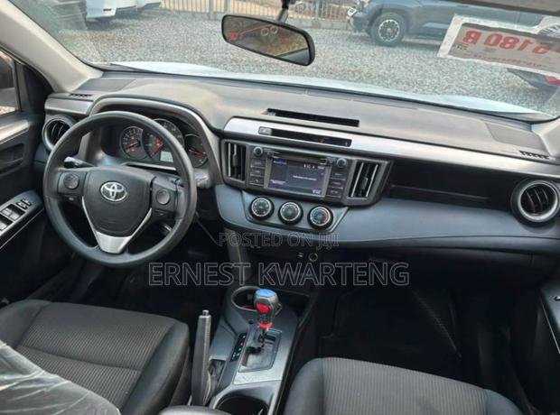 Toyota RAV4 2017 White