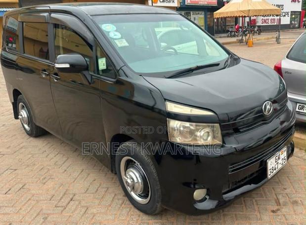 Toyota Voxy 2012 Black