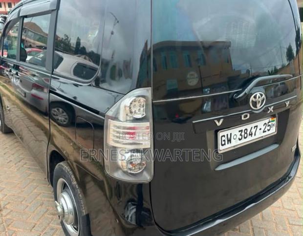 Toyota Voxy 2012 Black