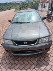 Nissan Sunny 2000 Black for sale