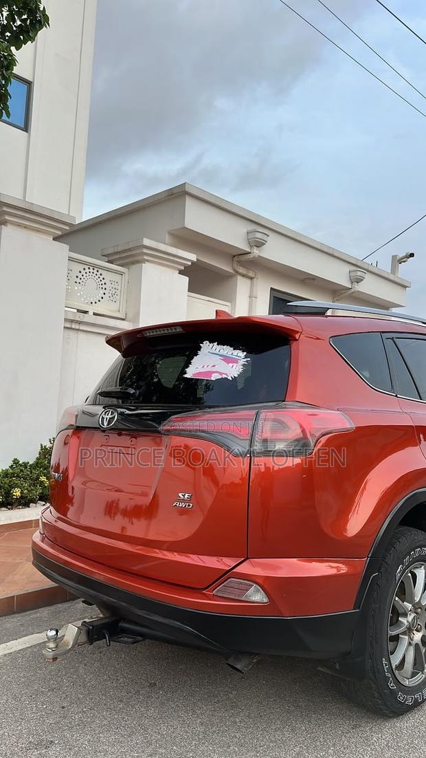 Toyota RAV4 SE 4dr SUV AWD (2.5L 4cyl 6A) 2018 Orange