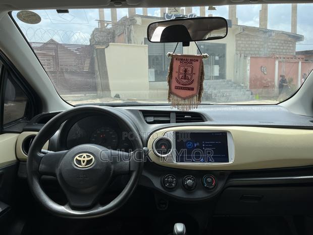 Toyota Vitz 2013 Blue