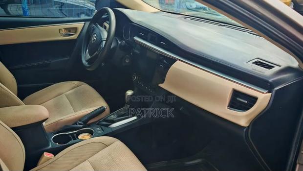Toyota Corolla 2015 Gray
