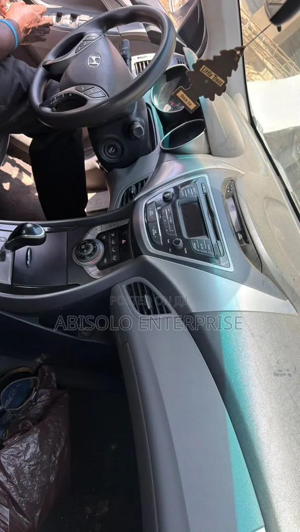 Hyundai Elantra 2013 Silver