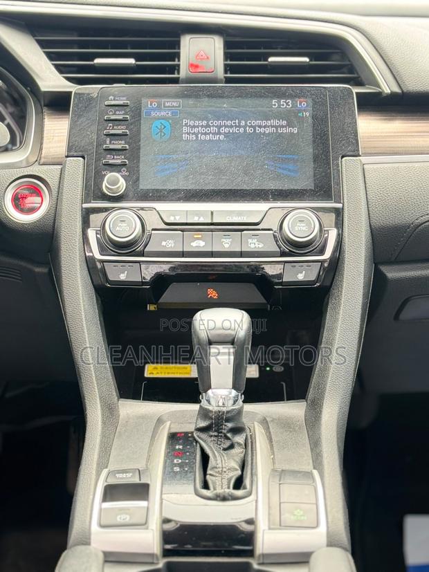 Honda Civic Touring Sedan 2019 White