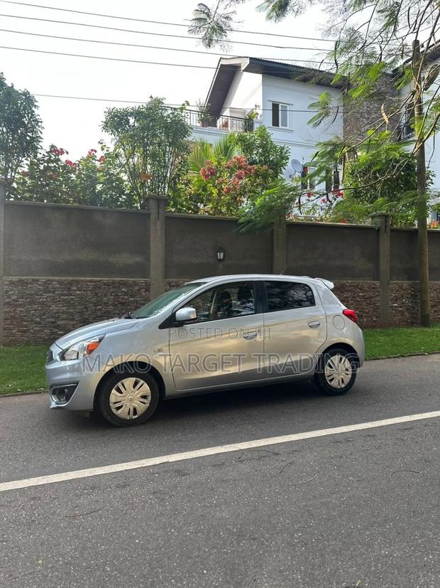 Mitsubishi Mirage ES 2020 Silver