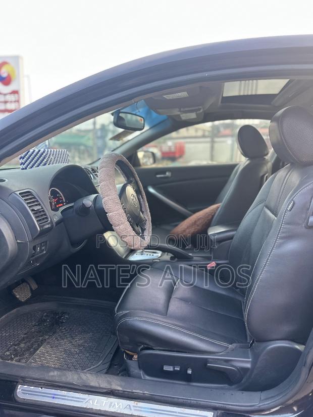 Nissan Altima Coupe 2.5 S 2013 Black