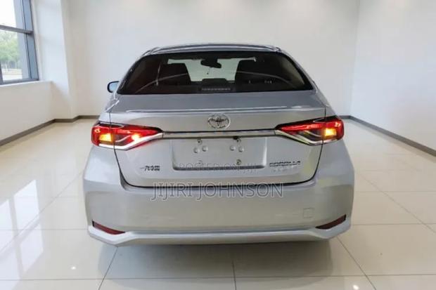 Toyota Corolla 2022 White