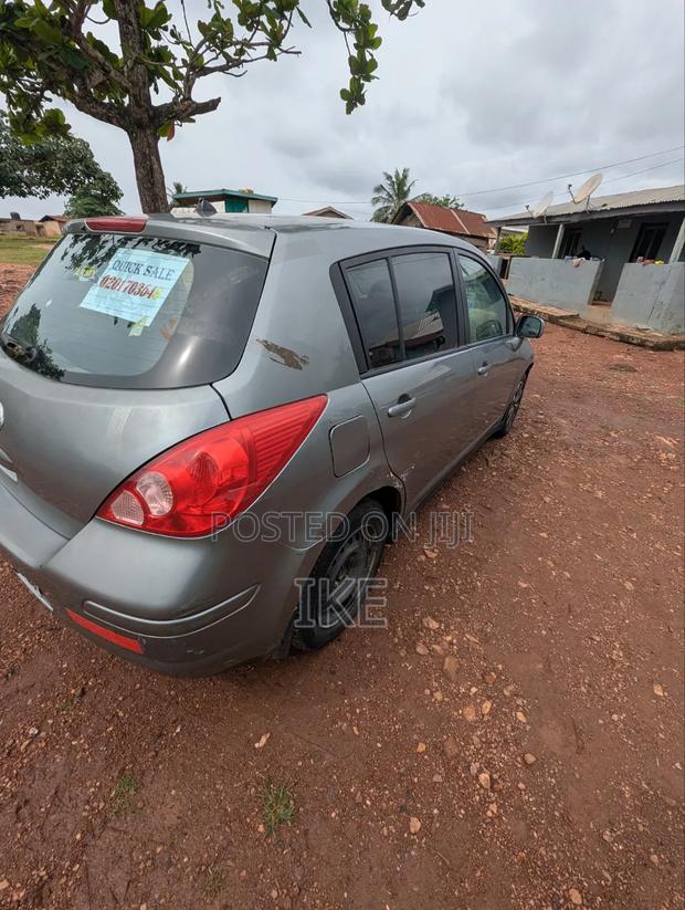 Nissan Versa 2009 Gray