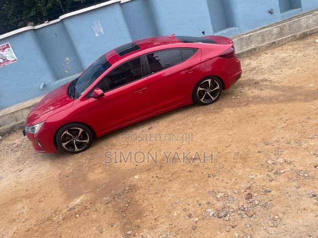 Hyundai Elantra SE 2020 Red