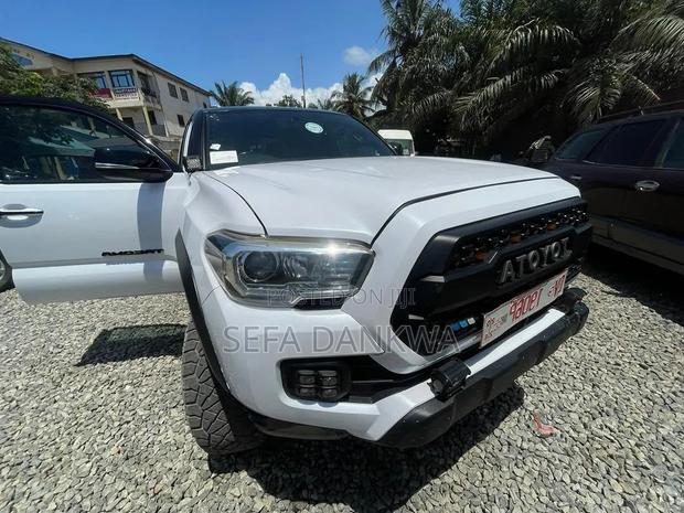 Toyota Tacoma Limited 2017 White