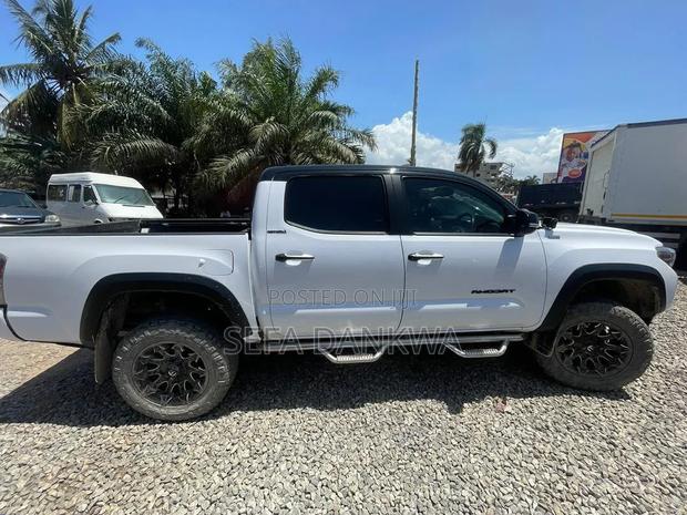 Toyota Tacoma Limited 2017 White