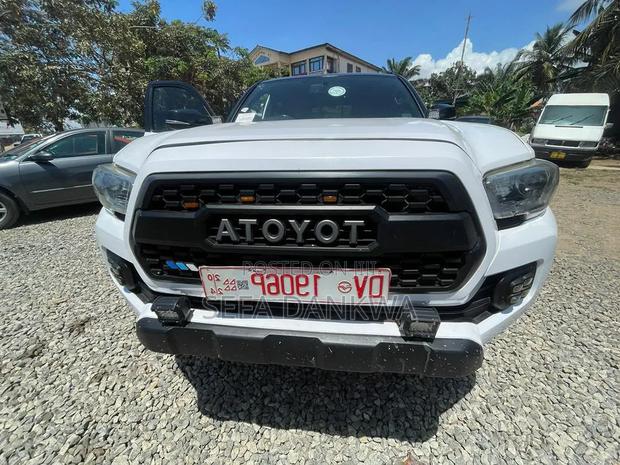 Toyota Tacoma Limited 2017 White