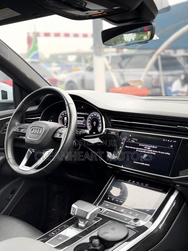 Audi Q8 2022 White