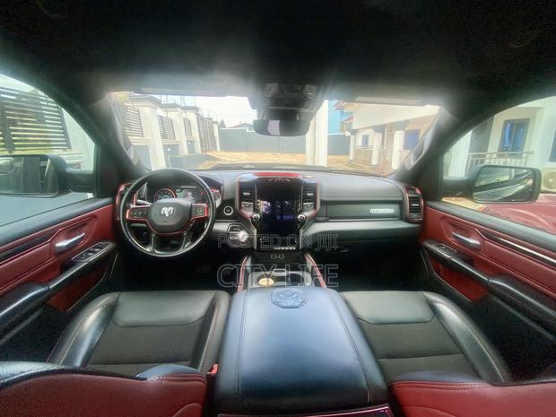 RAM 1500 2022 Black