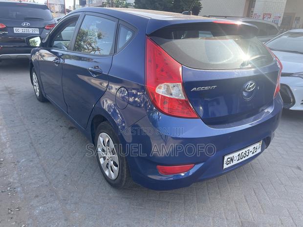 Hyundai Accent SE Hatchback 2016 Blue
