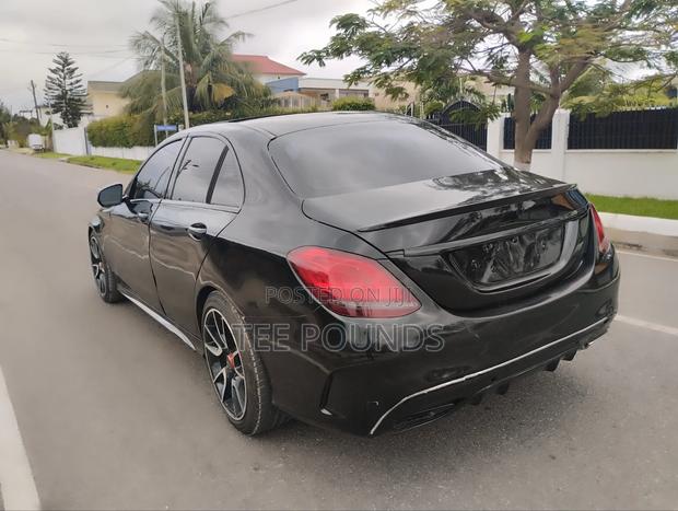 Mercedes-Benz C300 2020 Black
