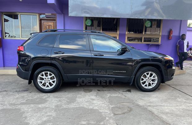 Jeep Cherokee Latitude 4dr SUV 4WD (2.4L 4cyl 9A) 2014 Black
