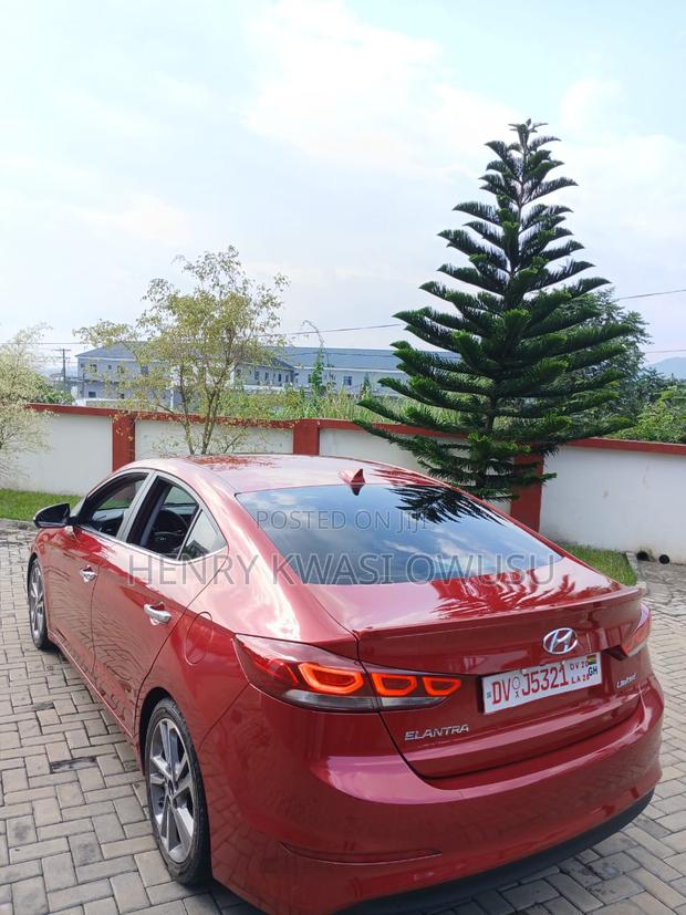 Hyundai Elantra Limited Sedan FWD (2.0L 4cyl 6A) 2017 Burgundy