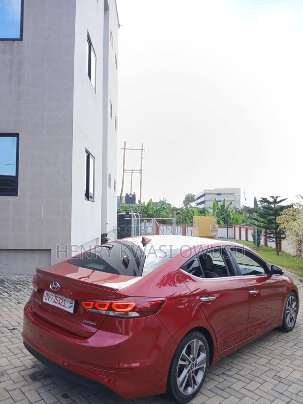 Hyundai Elantra Limited Sedan FWD (2.0L 4cyl 6A) 2017 Burgundy