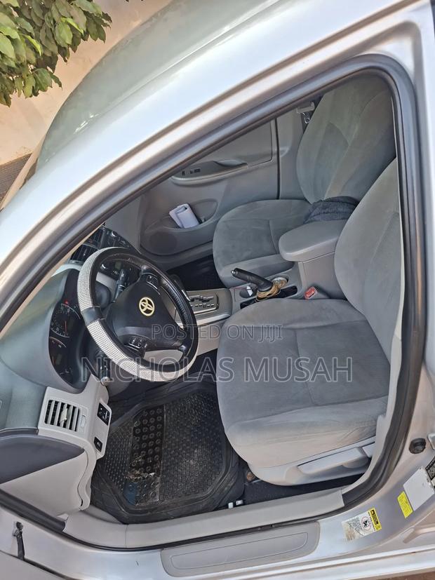 Toyota Corolla 2012 Silver