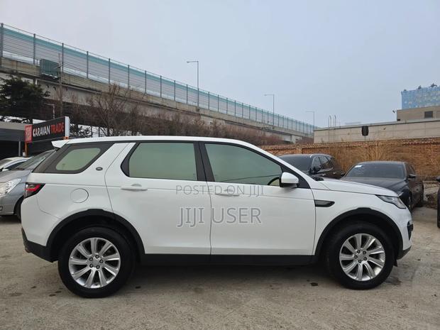 Land Rover Discovery Sport 2016 White