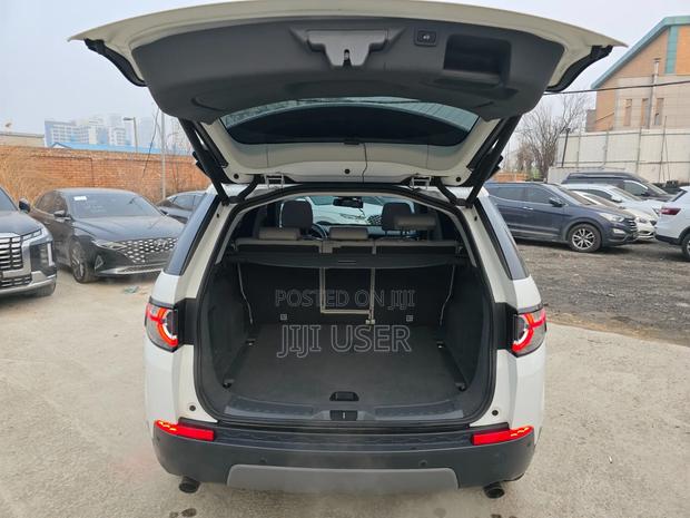 Land Rover Discovery Sport 2016 White