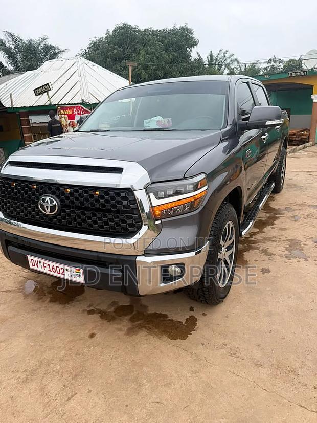 Toyota Tundra 2017 Gray