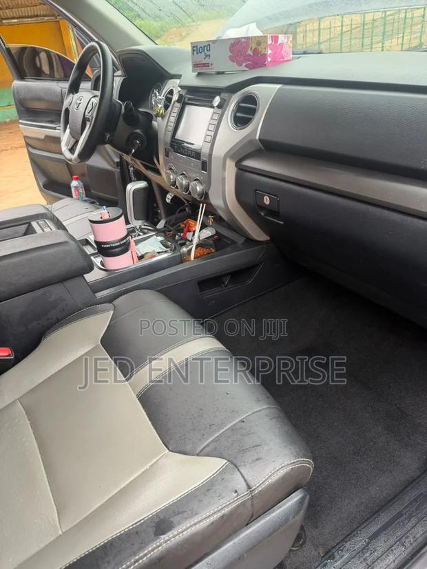 Toyota Tundra 2017 Gray