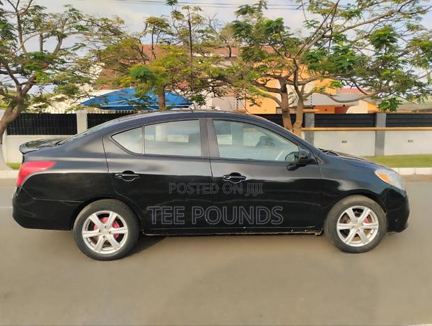 Nissan Versa 2014 Black