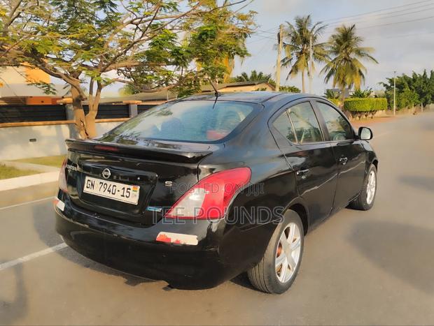 Nissan Versa 2014 Black