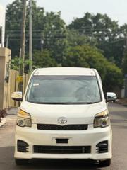 Toyota Voxy 2013 White for sale