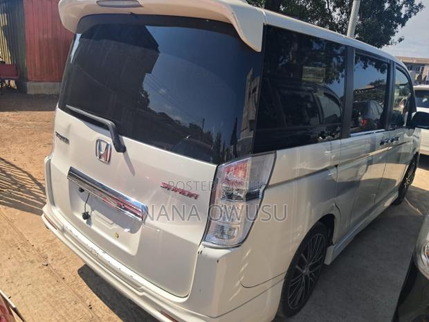 Honda Stepwgn 2013 White