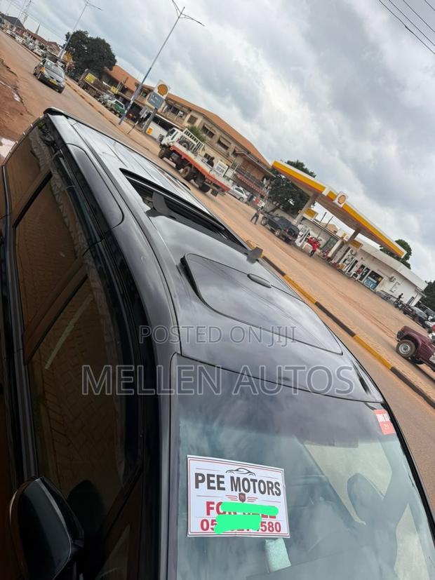 Toyota Voxy V 2WD 7-Seater 2015 Black