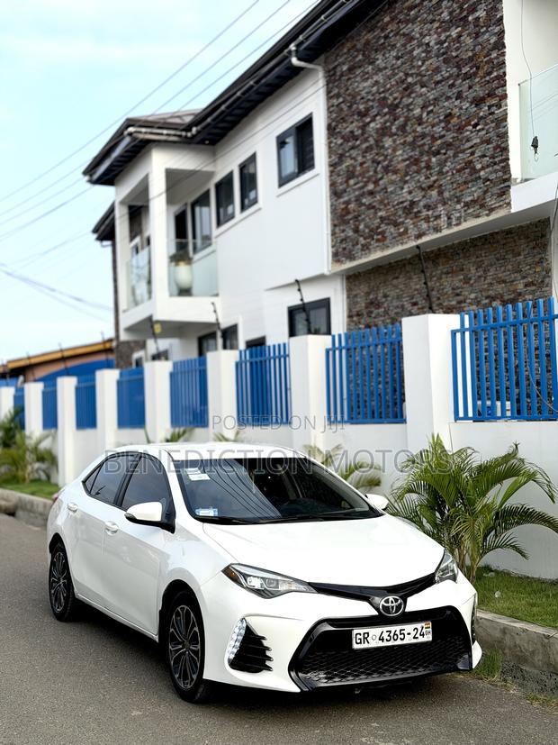 Toyota Corolla S 4dr Sedan (1.8L 4cyl CVT) 2016 White