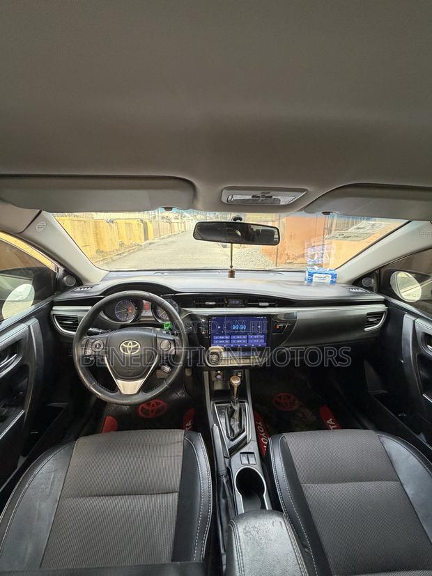 Toyota Corolla S 4dr Sedan (1.8L 4cyl CVT) 2016 White