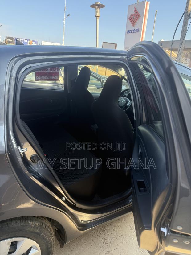 Toyota Vitz 1.0 FWD 3dr 2017 Gray