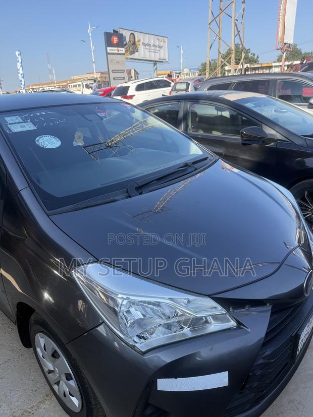 Toyota Vitz 1.0 FWD 3dr 2017 Gray
