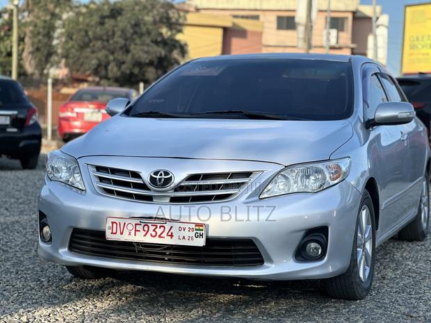 Toyota Corolla 2010 Silver