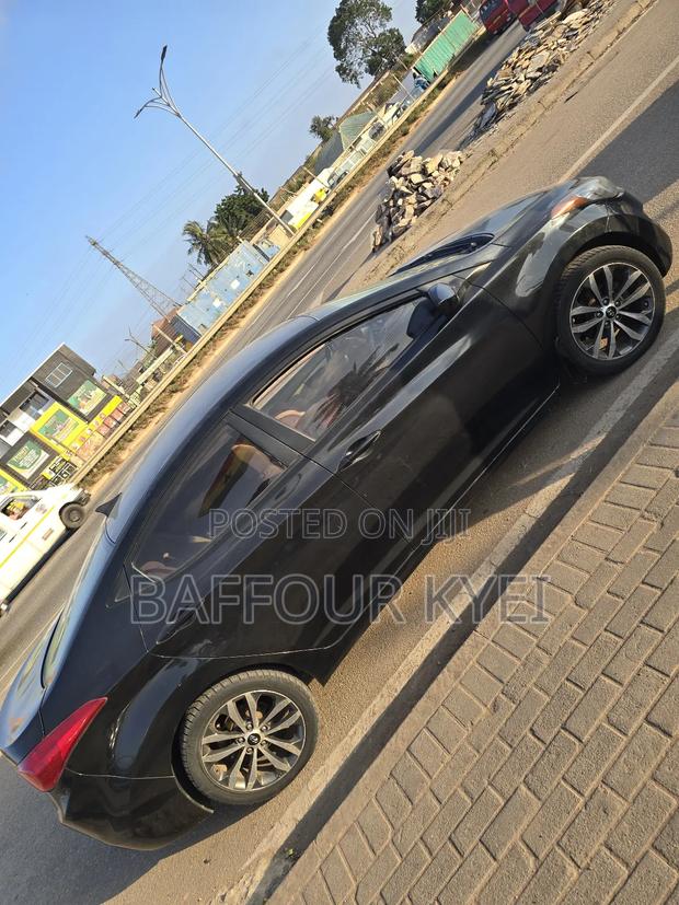Hyundai Elantra Limited Sedan FWD (1.8L 4cyl 6A) 2013 Black