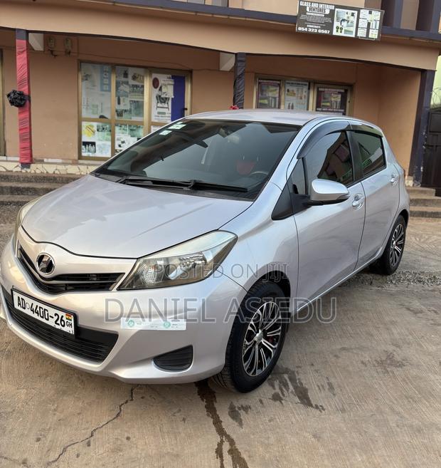 Toyota Vitz 1.3 AWD 3dr 2013 Silver