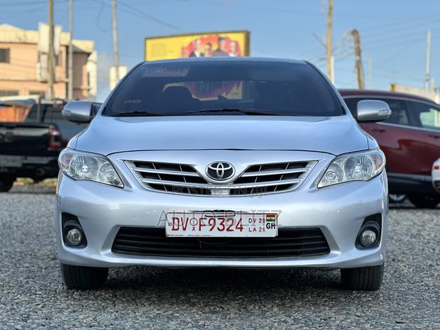 Toyota Corolla 2010 Silver