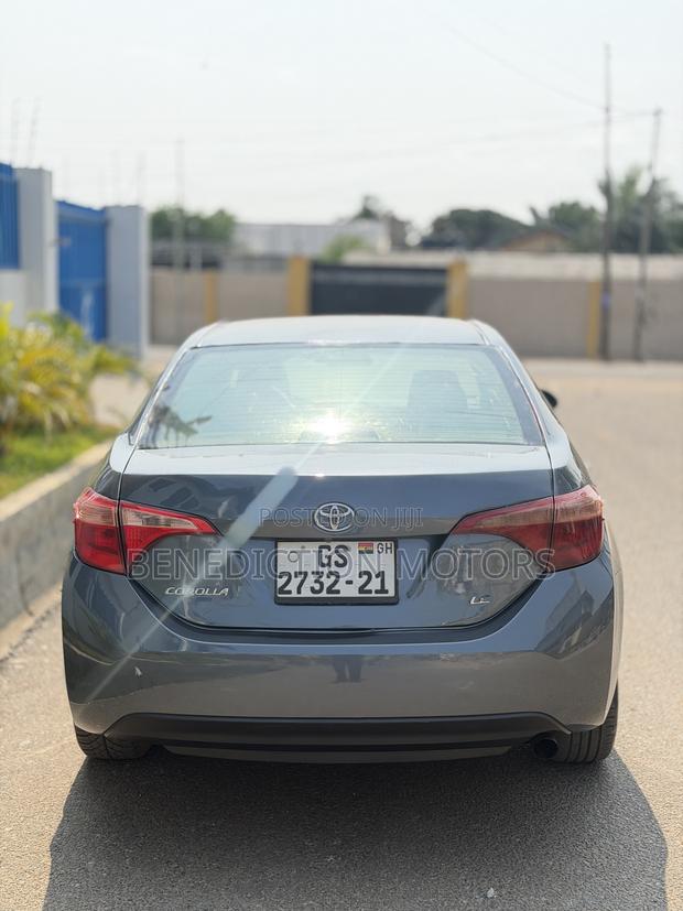 Toyota Corolla LE (1.8L 4cyl 2A) 2019 Gray