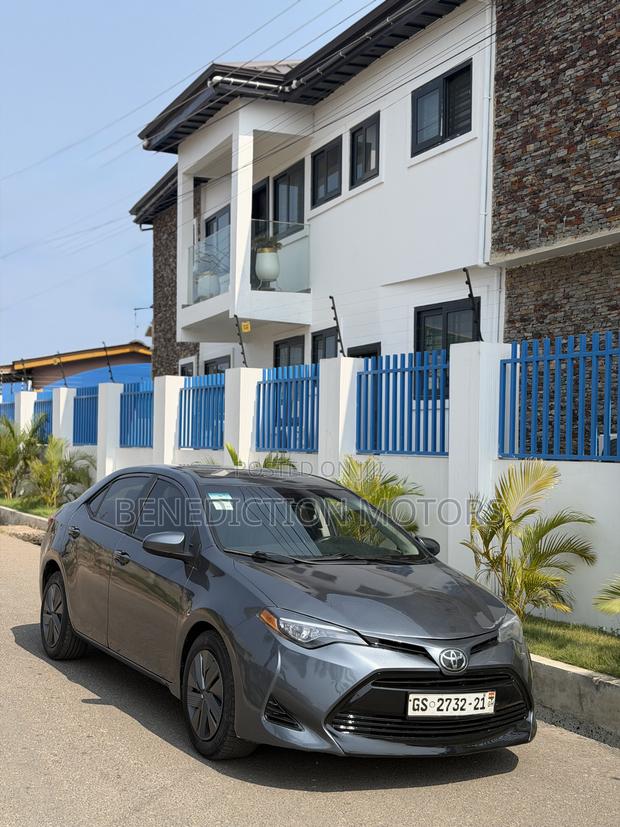 Toyota Corolla LE (1.8L 4cyl 2A) 2019 Gray