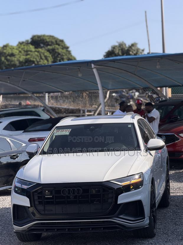Audi Q8 2021 White