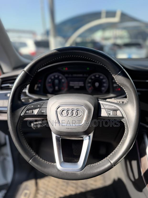 Audi Q8 2021 White