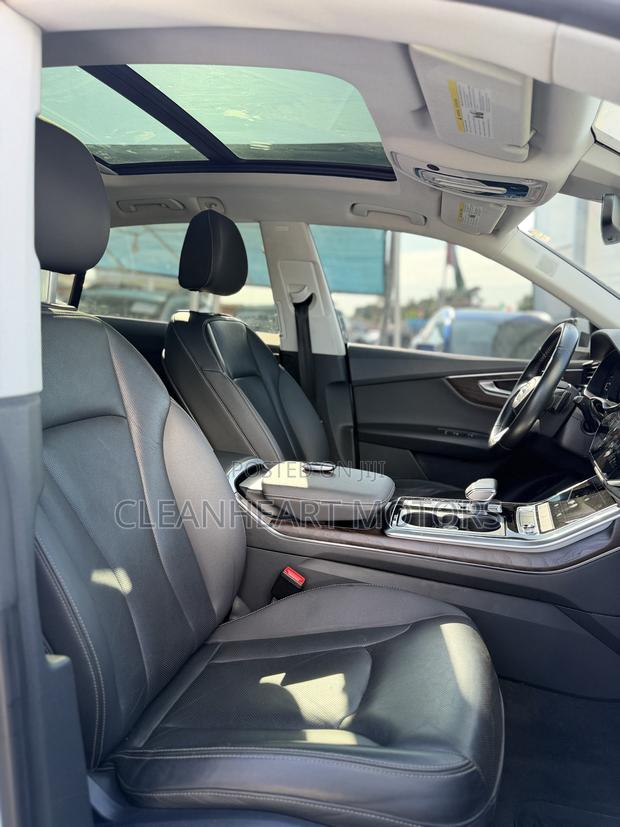 Audi Q8 2021 White